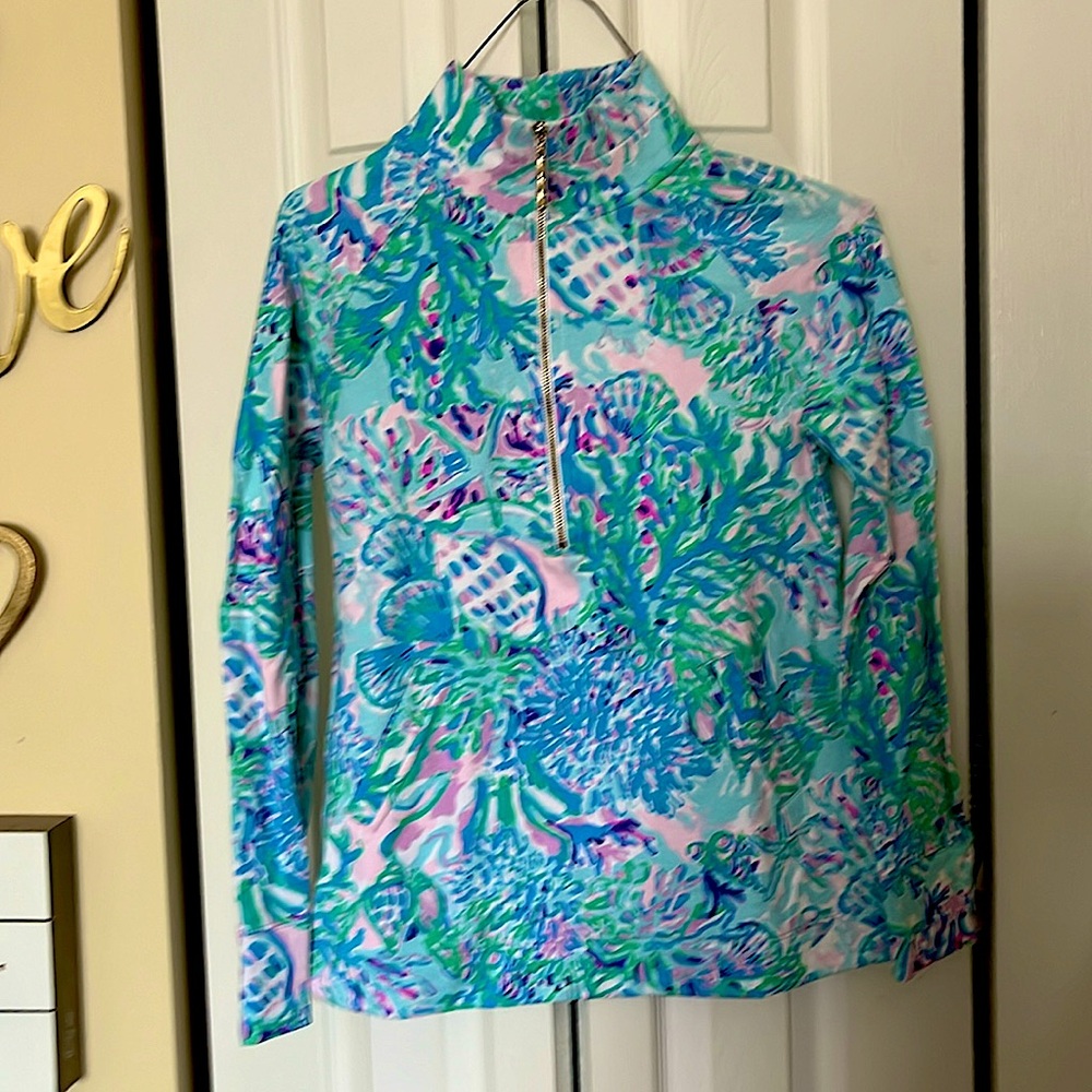 Super cute, great condition Lilly 1/4 zip.